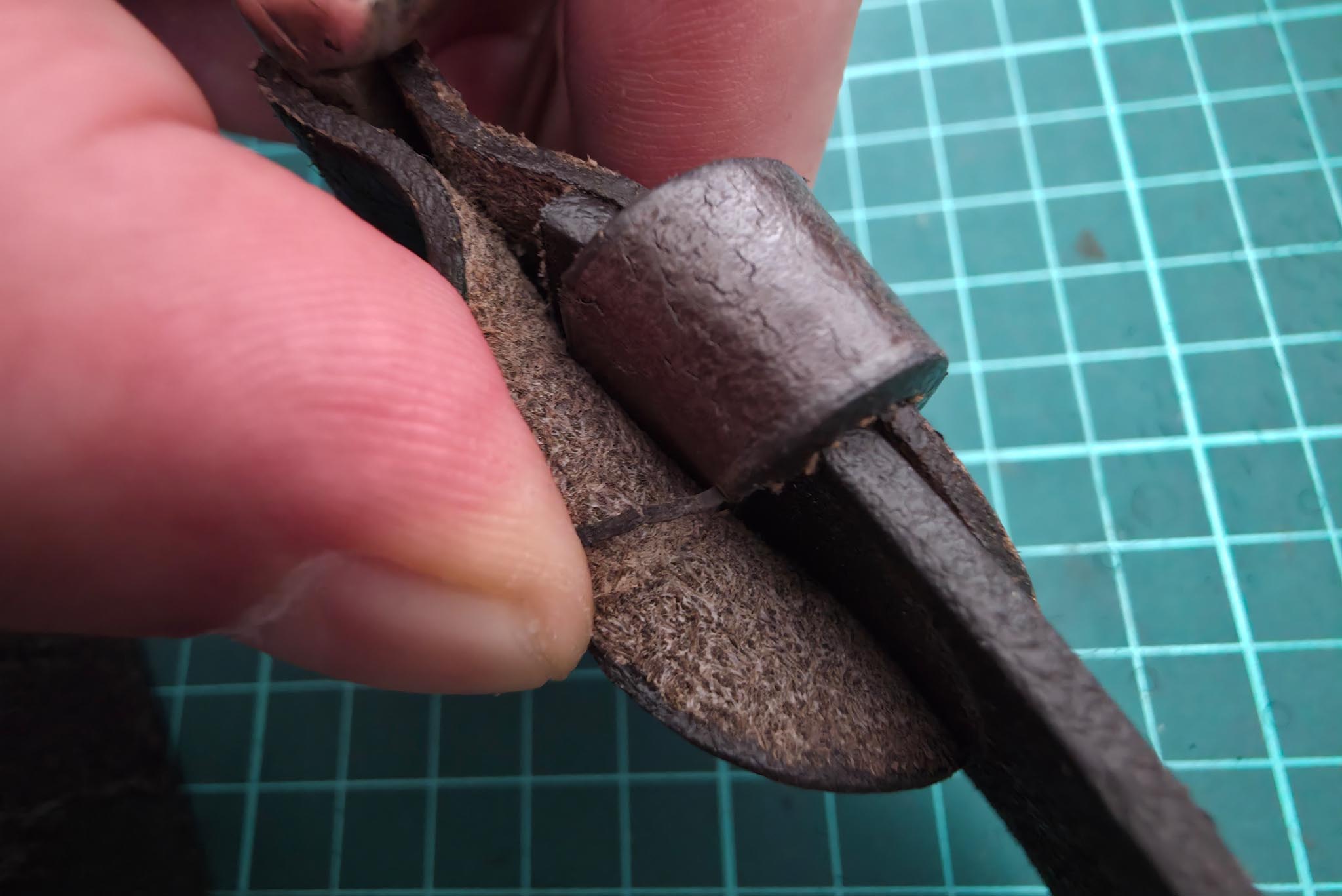 10 cm of full-grain Leather